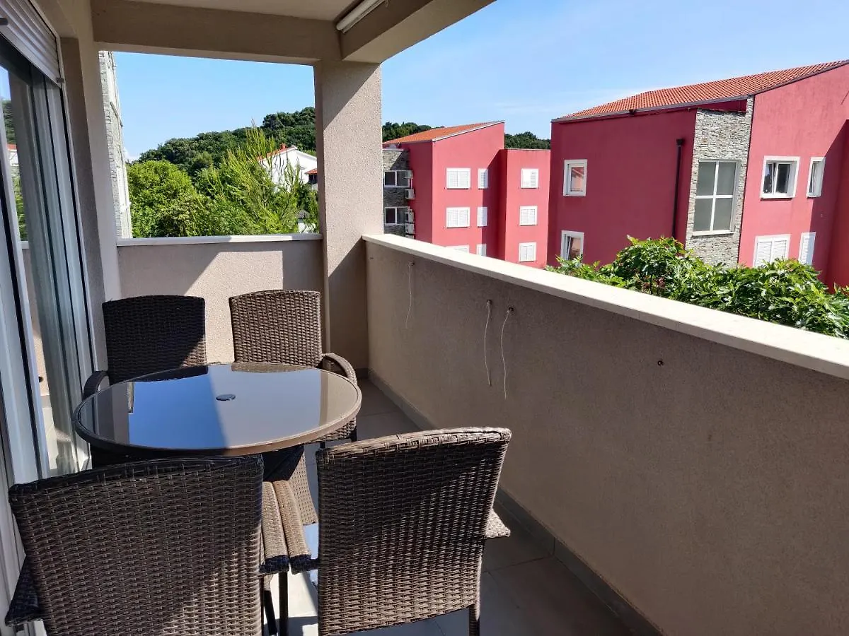 캄포르 Apartman Maci 아파트
