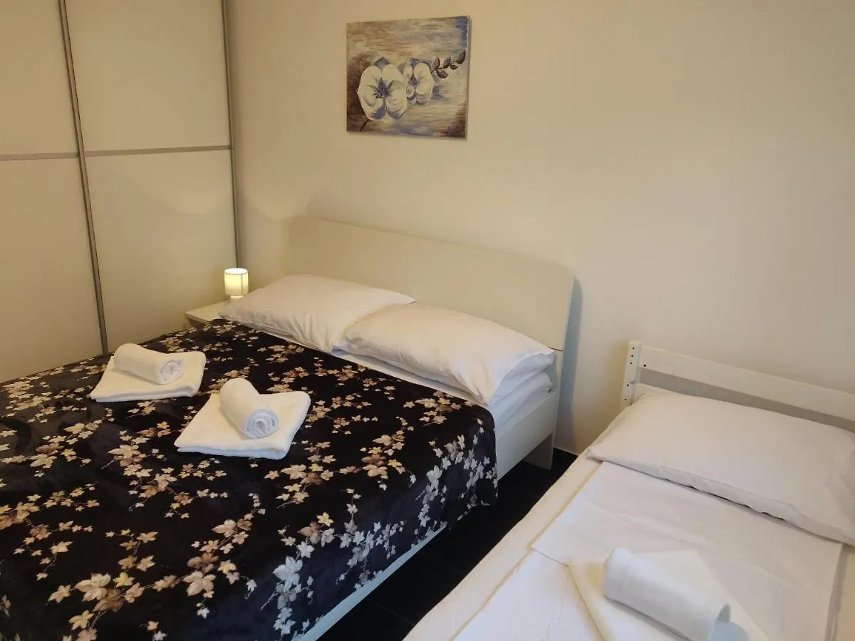 캄포르 Apartman Maci 아파트